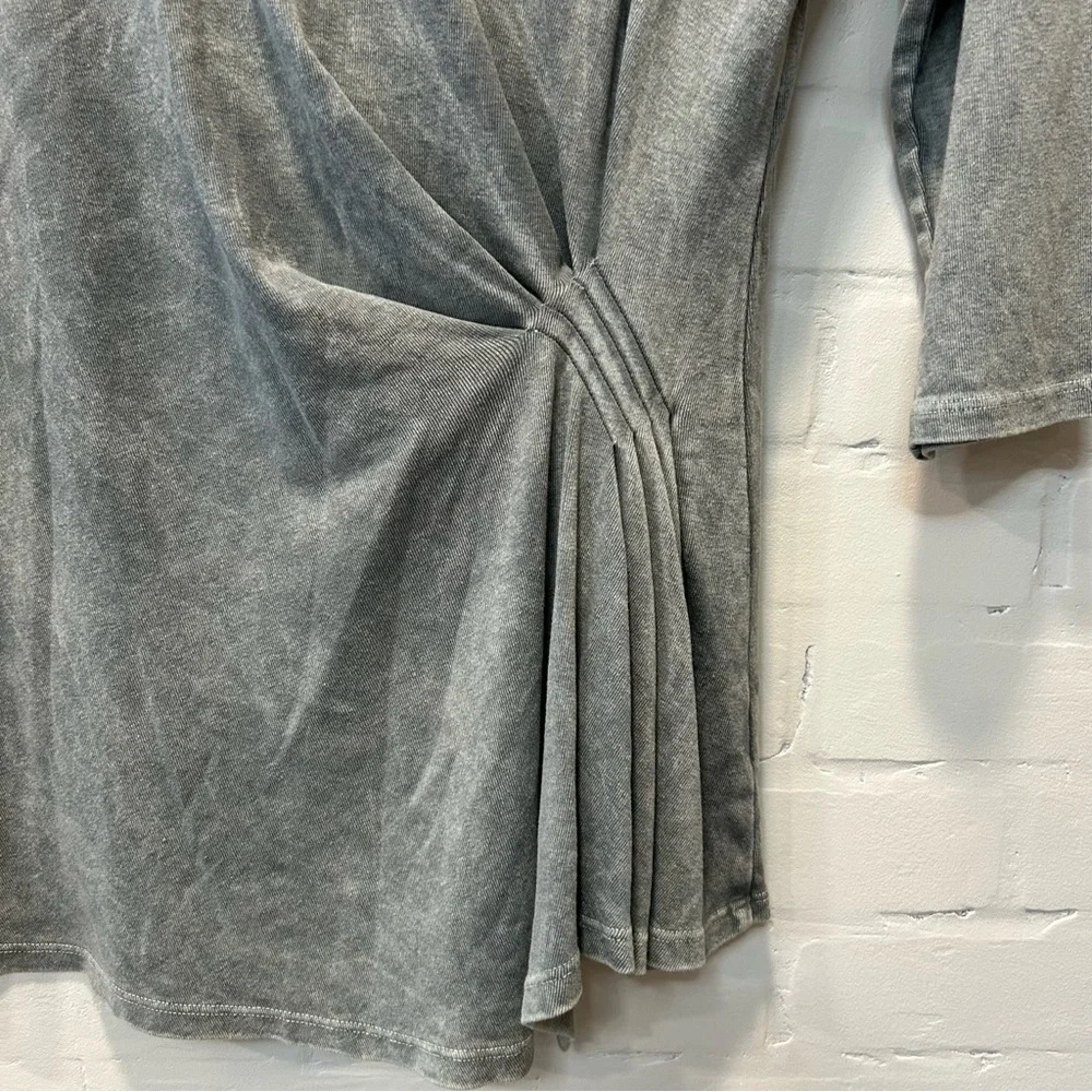 M Rena Gray Asymmetrical Lagenlook Pleated Side Drape Tunic Top Size Small - Picture 3 of 5